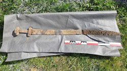 Ancient Viking sword discovered 'sticking up out of the ground' after 1,300 years Education WA