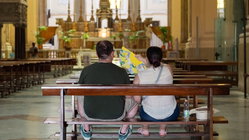 Tourist's church clothing hack leaves travelers sharply divided over sacred-site etiquette Education WA